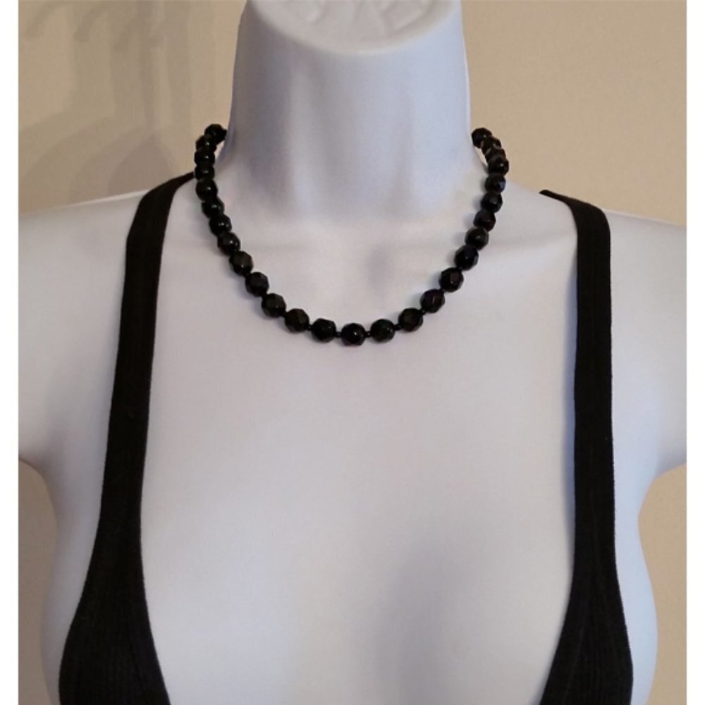 VINTAGE retro pinup style jet black bead necklace single strand classy timeless.